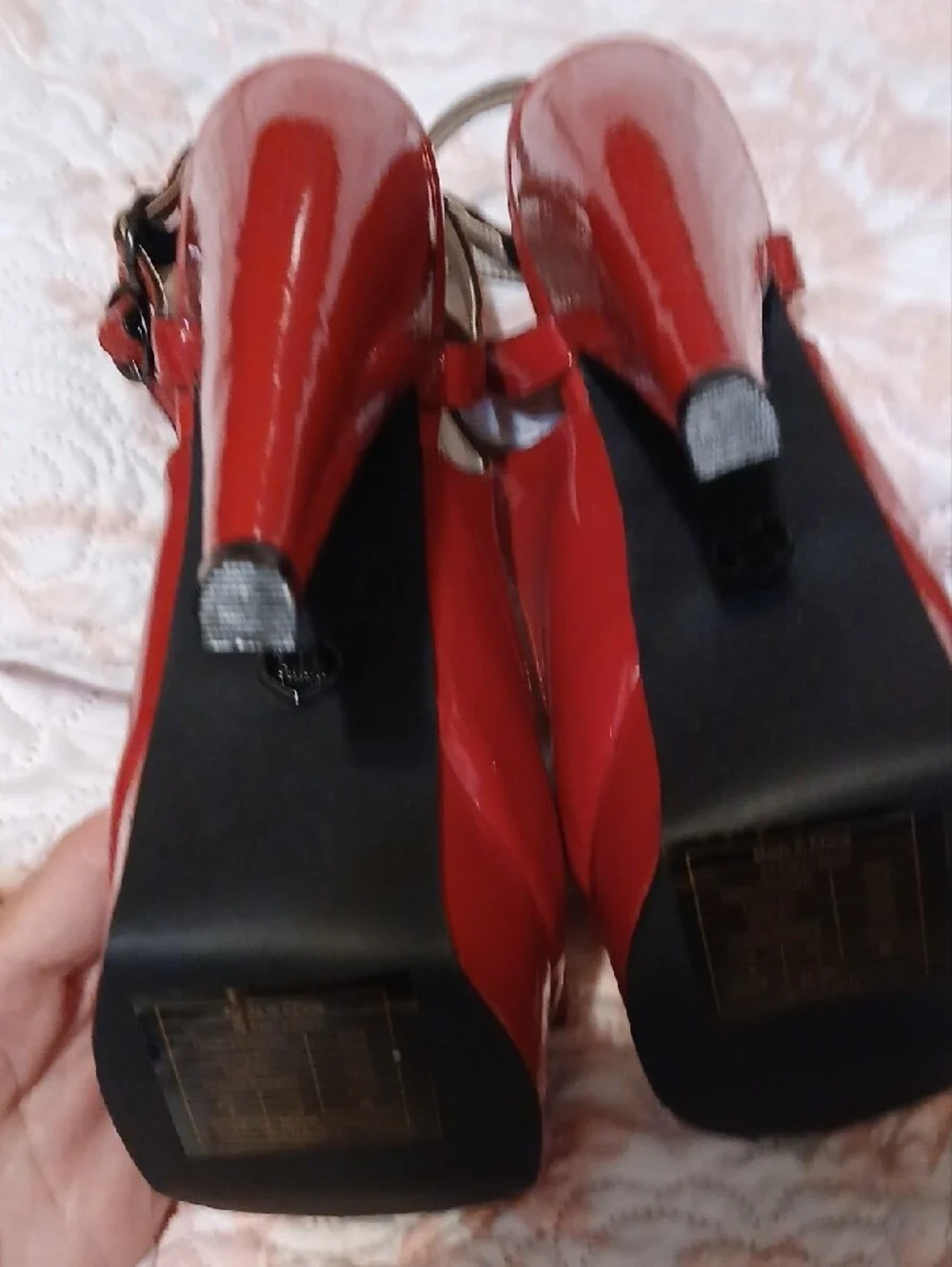 tuk shiny red